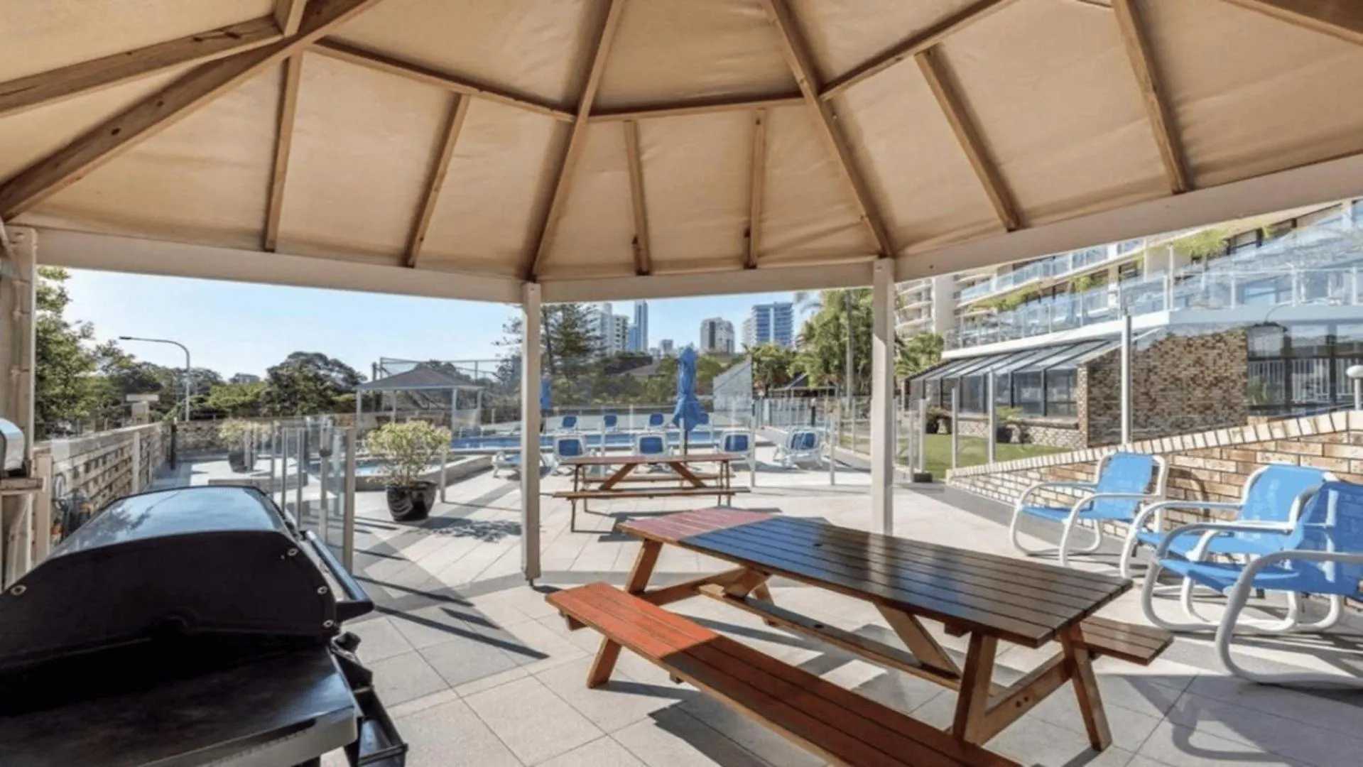 Sunny Surfers Stay - Beach & Tram At Your Doorstep Gold Coast Australien